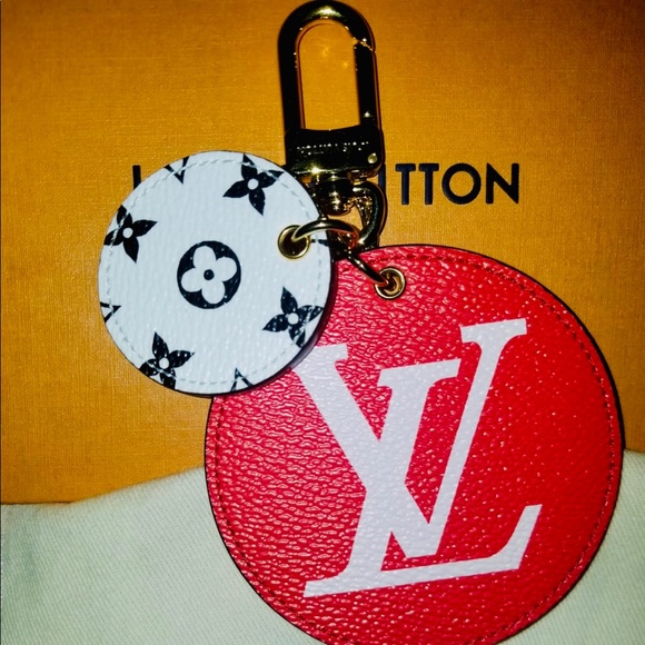 Louis Vuitton Giant Monogram bag/Key Charm - Picture 3 of 5